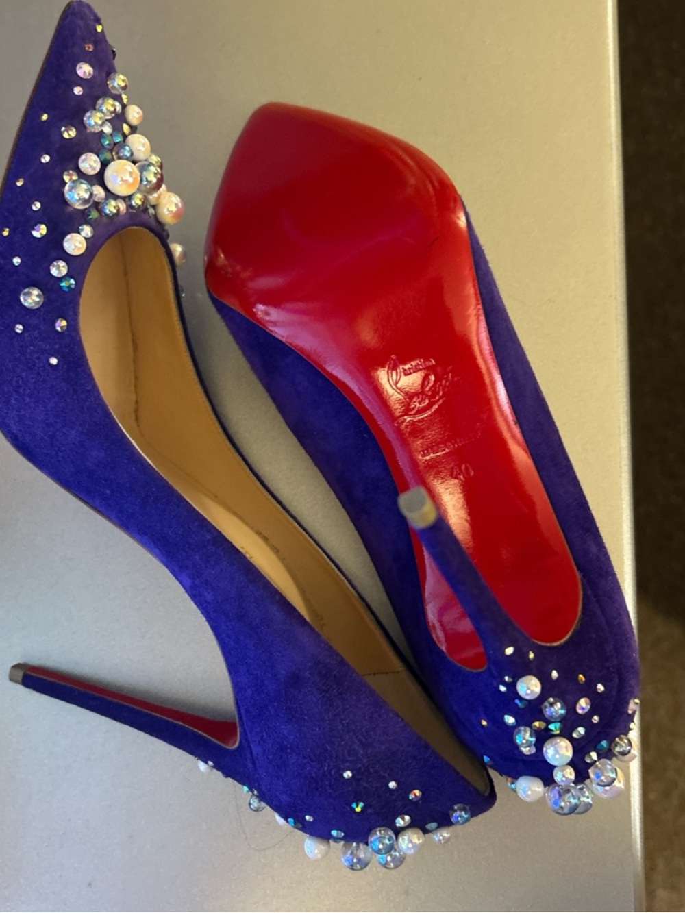 Red bottoms - Picture 1 of 2